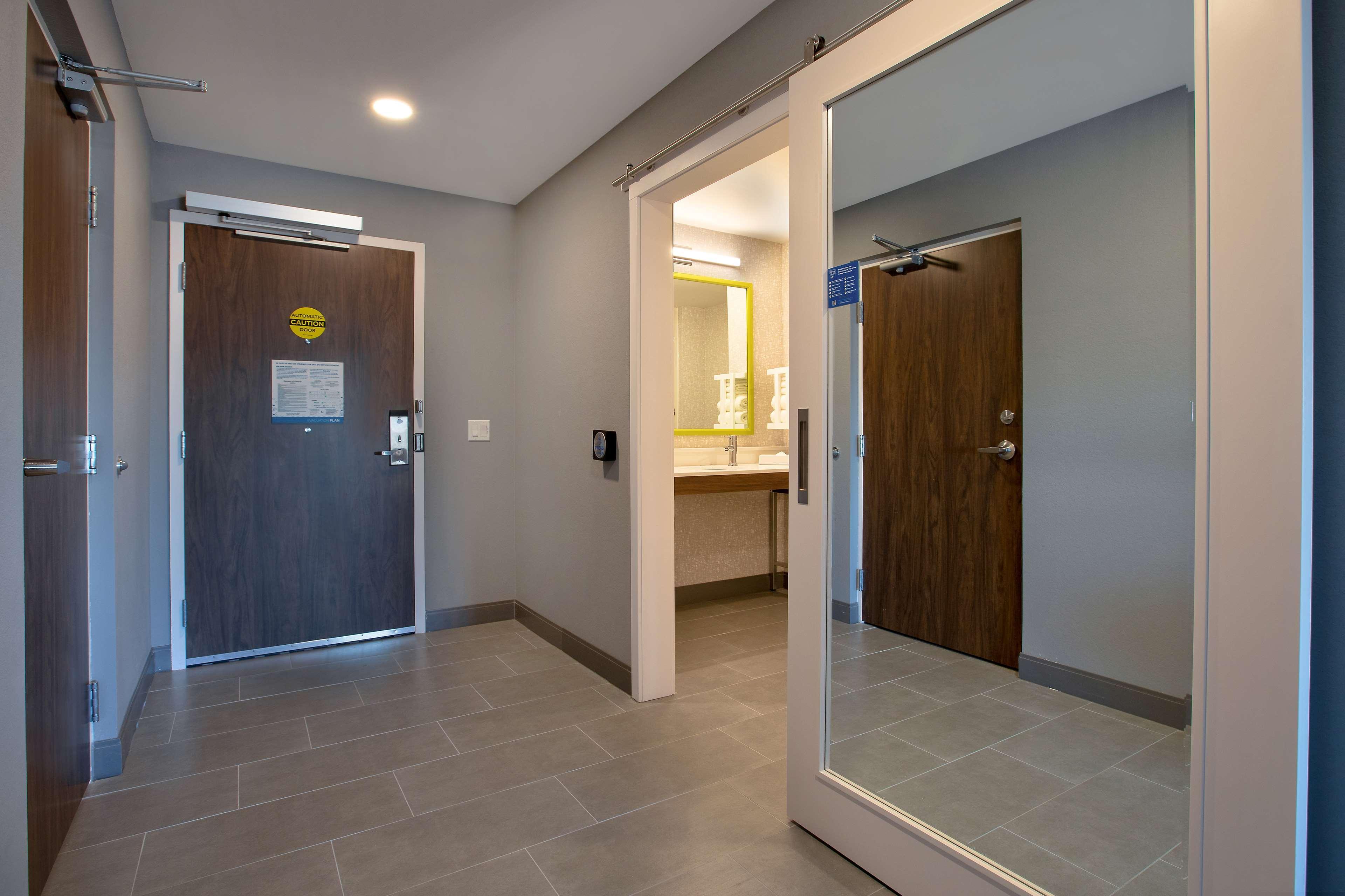 Hampton Inn & Suites Ottawa West, Ontario, Canada Buitenkant foto
